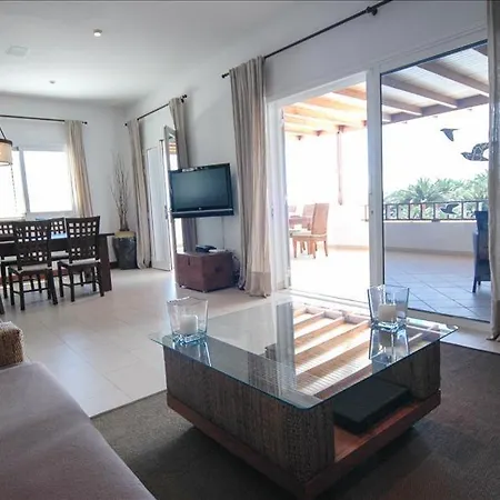 Вилла Casa Grande - A Wonderful 6 Bedroom - Short Stroll From The Marina *