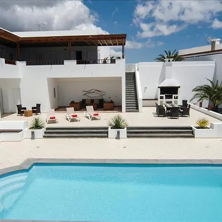 Casa Grande - A Wonderful 6 Bedroom - Short Stroll From The Marina Пуэрто-Калеро