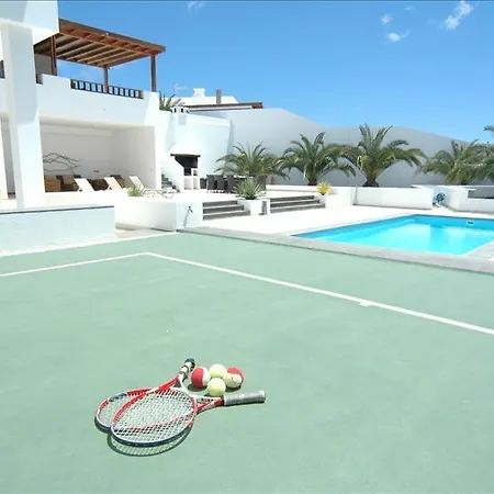 Casa Grande - A Wonderful 6 Bedroom - Short Stroll From The Marina