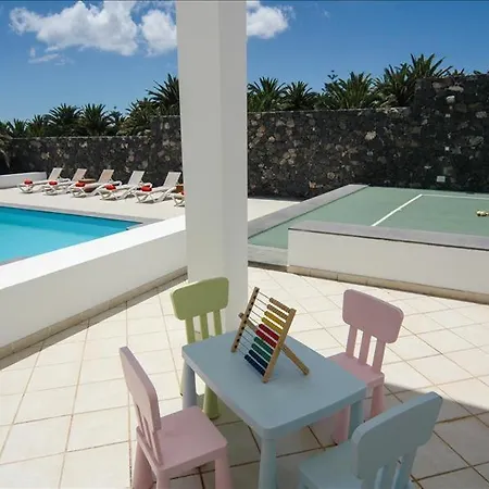 Villa Casa Grande - A Wonderful 6 Bedroom - Short Stroll From The Marina
